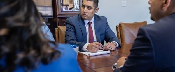 Carga pública USCIS: nuevos cambios en ajuste de estatus